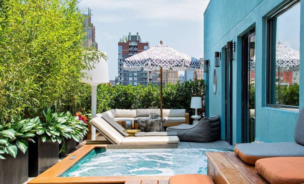 The GuestHouse at Dream Downtown Jacuzzi